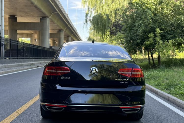 Used Volkswagen Magotan 2018 330TSI DSG Luxury Model Exterior 3