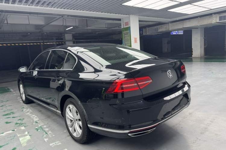 Used Volkswagen Magotan 2018 380TSI DSG Luxury Model Exterior 3