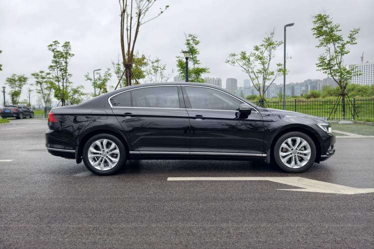 Used Volkswagen Magotan 2018 380TSI DSG Luxury Model Exterior 3