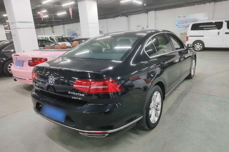 Used Volkswagen Magotan 2018 Facelift 330TSI DSG Luxury Model Exterior 3