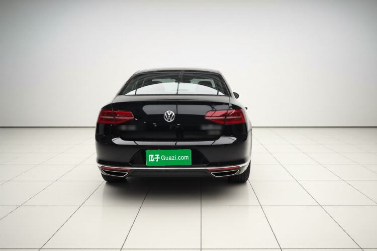 Used Volkswagen Magotan 2018 Facelift 330TSI DSG Luxury Model Exterior 4