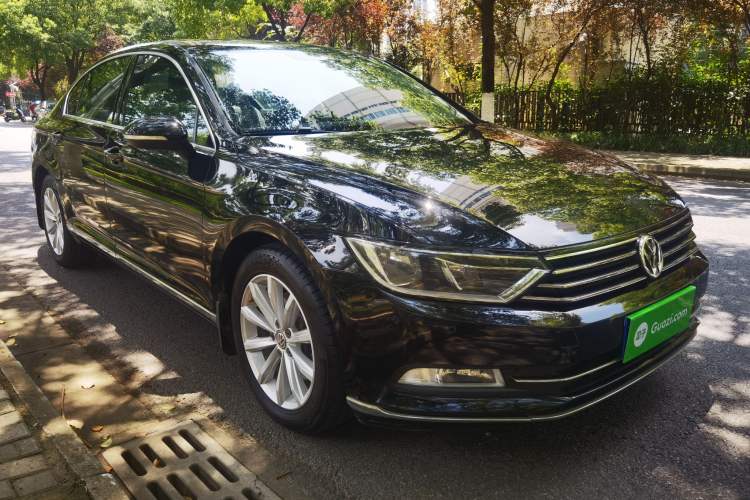 Used Volkswagen Magotan 2018 330TSI DSG Advanced Model Exterior 4
