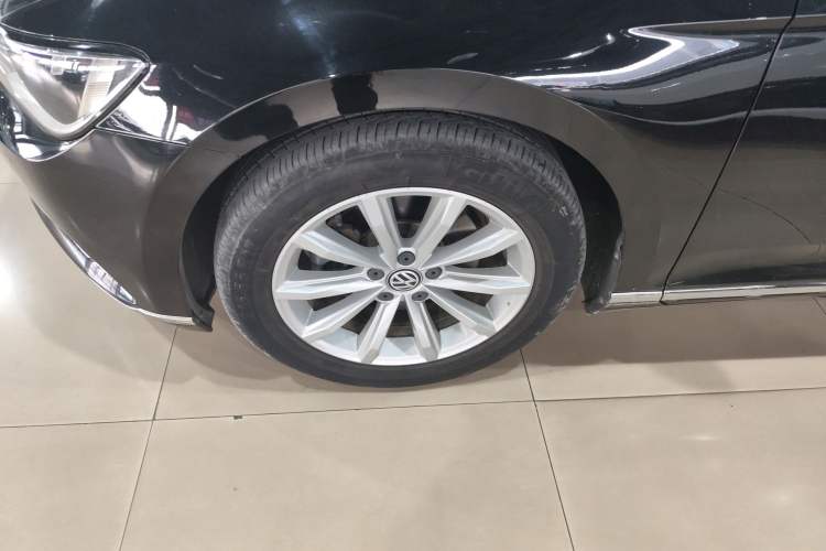 Used Volkswagen Magotan 2018 330TSI DSG Advanced Model Exterior 4