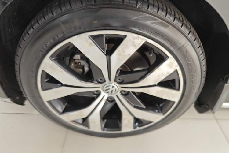 Used Volkswagen Magotan 2018 330TSI DSG Luxury Model Exterior 4