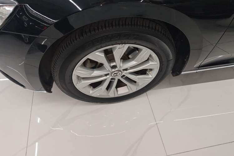 Used Volkswagen Magotan 2018 Facelift 330TSI DSG Luxury Model Exterior 4