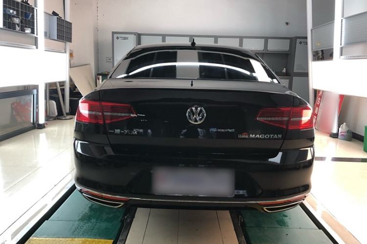 Used Volkswagen Magotan 2018 330TSI DSG Luxury Model Exterior 4
