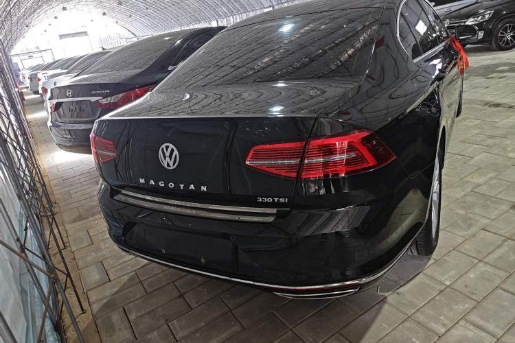 Used Volkswagen Magotan 2018 330TSI DSG Luxury Model Exterior 4
