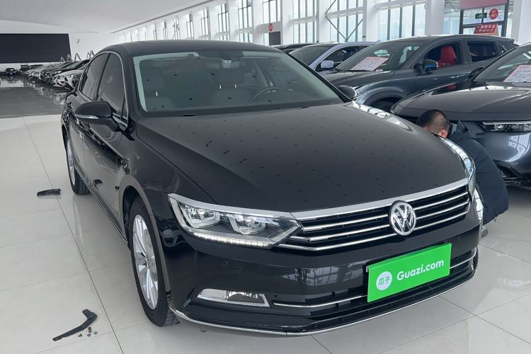 Used Volkswagen Magotan 2018 Facelift 330TSI DSG Luxury Model Exterior 4
