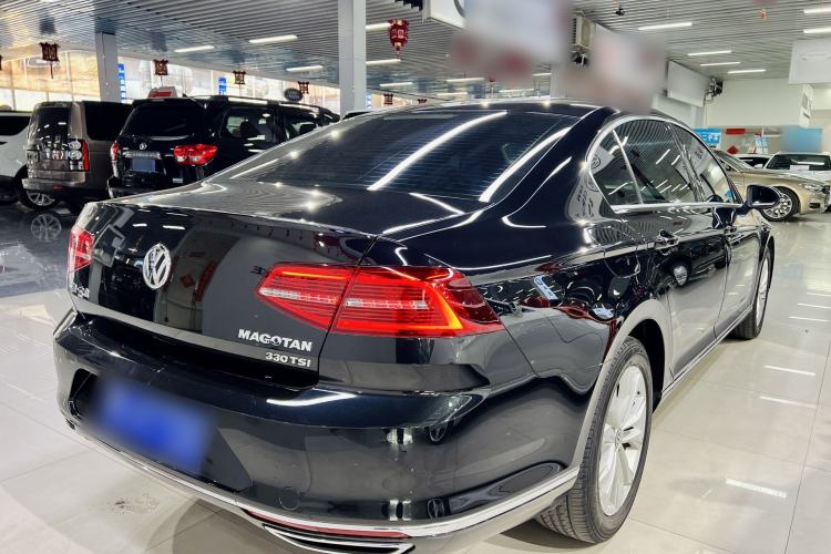 Used Volkswagen Magotan 2018 330TSI DSG Luxury Model Exterior 5