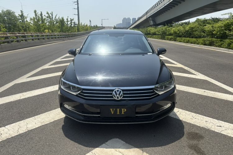 Used Volkswagen Magotan 2018 Facelift 330TSI DSG Luxury Model Exterior 5