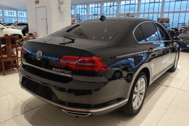 Used Volkswagen Magotan 2018 Facelift 330TSI DSG Luxury Model Exterior 5
