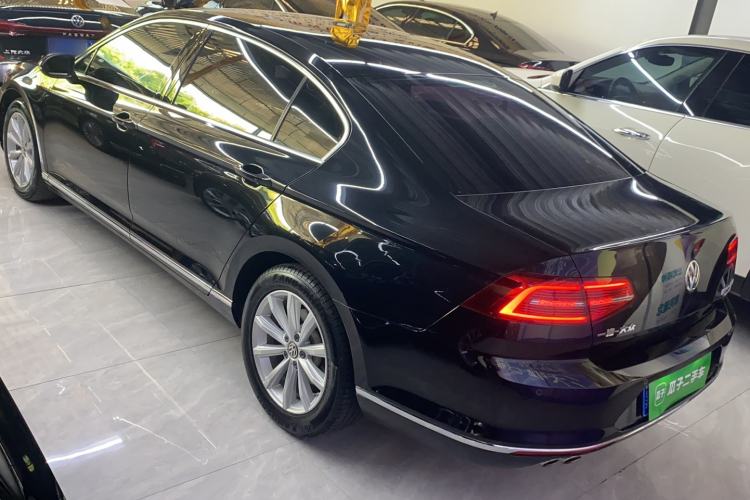 Used Volkswagen Magotan 2018 330TSI DSG Advanced Model Exterior 5