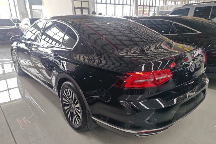Used Volkswagen Magotan 2018 Facelift 380TSI DSG Luxury Version Exterior 5
