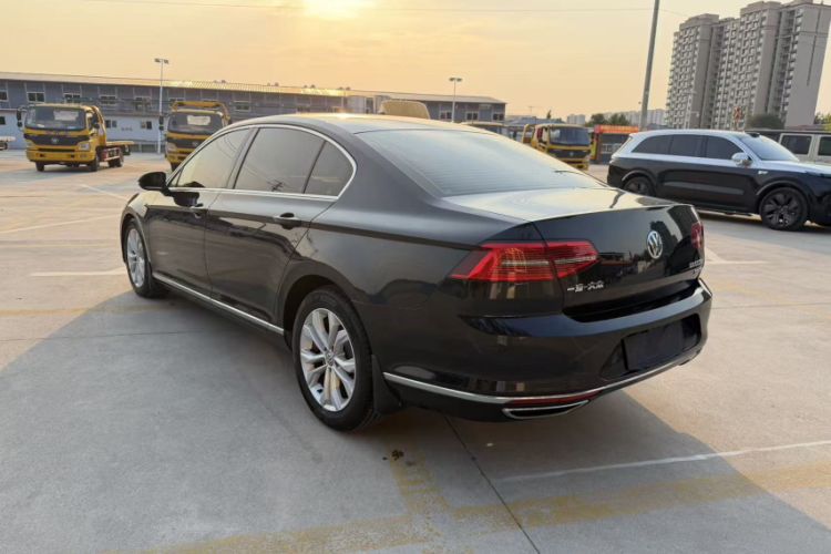 Used Volkswagen Magotan 2018 330TSI DSG Luxury Model Exterior 5