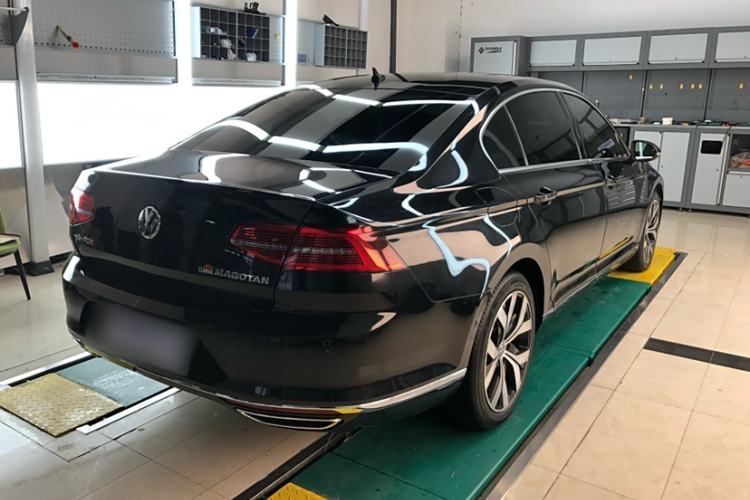 Used Volkswagen Magotan 2018 330TSI DSG Luxury Model Exterior 5