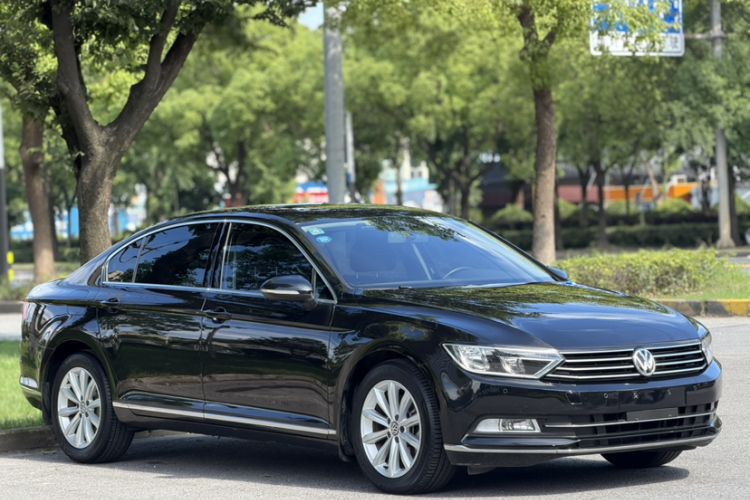 Used Volkswagen Magotan 2018 330TSI DSG Advanced Model Exterior 5