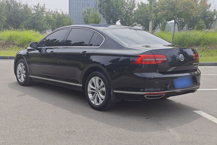 Used Volkswagen Magotan 2018 Facelift 330TSI DSG Luxury Model Exterior 5