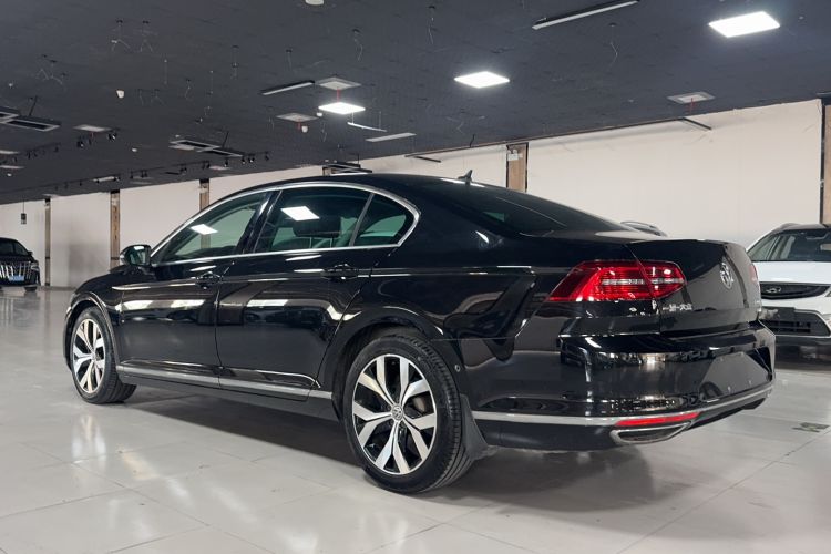 Used Volkswagen Magotan 2018 330TSI DSG Luxury Model Exterior 6