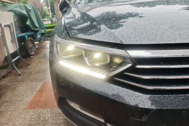 Used Volkswagen Magotan 2018 330TSI DSG Luxury Model Exterior 6