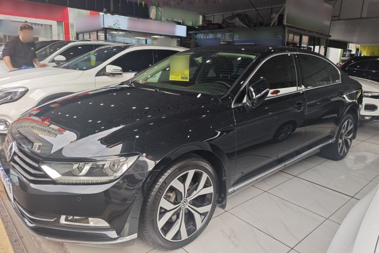 Used Volkswagen Magotan 2018 Facelift 330TSI DSG Luxury Model Exterior 6