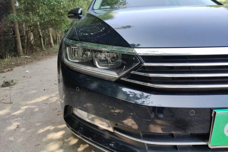 Used Volkswagen Magotan 2018 330TSI DSG Luxury Model Exterior 6