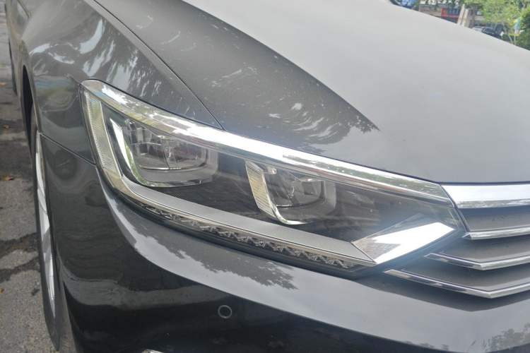 Used Volkswagen Magotan 2018 Facelift 330TSI DSG Luxury Model Exterior 6