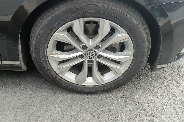 Used Volkswagen Magotan 2018 Facelift 330TSI DSG Luxury Model Exterior 7