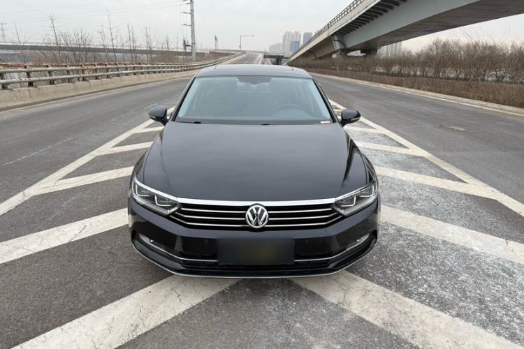 Used Volkswagen Magotan 2018 Facelift 330TSI DSG Luxury Model Exterior 7