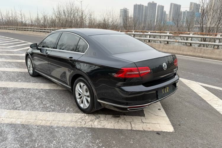 Used Volkswagen Magotan 2018 Facelift 330TSI DSG Luxury Model Exterior 8