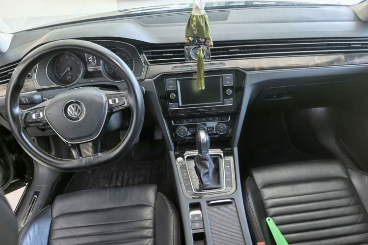 Used Volkswagen Magotan 2018 Facelift 330TSI DSG Luxury Model Exterior 8