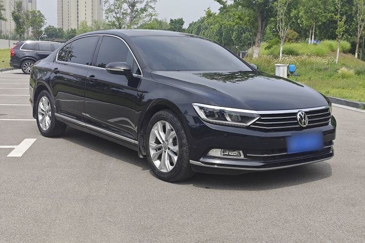 Used Volkswagen Magotan 2018 Facelift 330TSI DSG Luxury Model Exterior 8