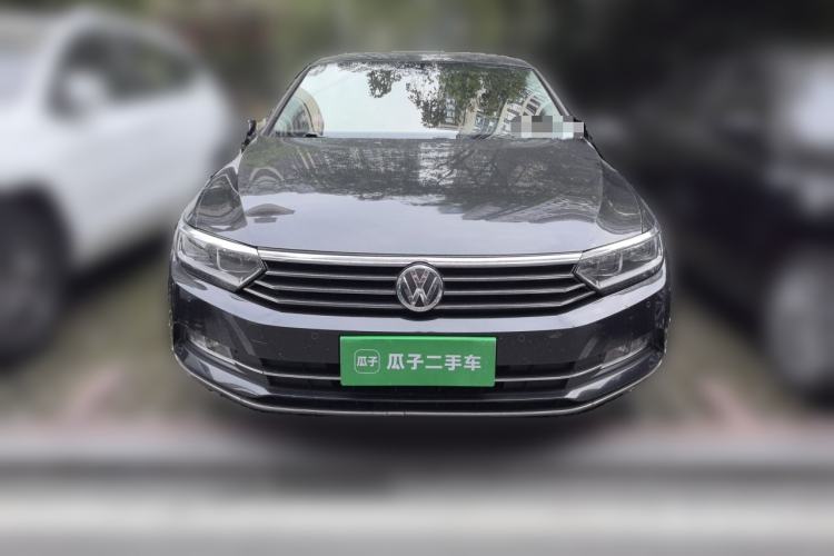 Used Volkswagen Magotan 2018 330TSI DSG Luxury Model Front