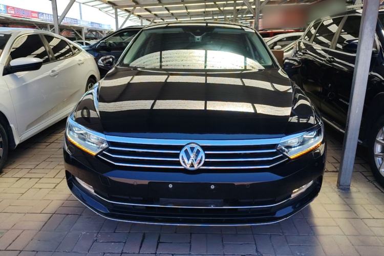 Used Volkswagen Magotan 2018 330TSI DSG Luxury Model Front