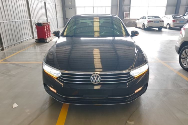 Used Volkswagen Magotan 2018 330TSI DSG Luxury Model Front