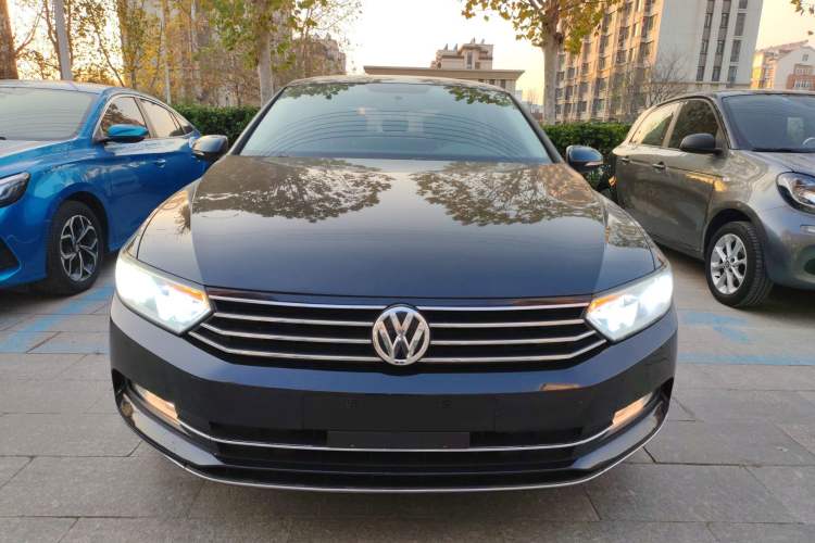 Used Volkswagen Magotan 2018 330TSI DSG Advanced Model Front