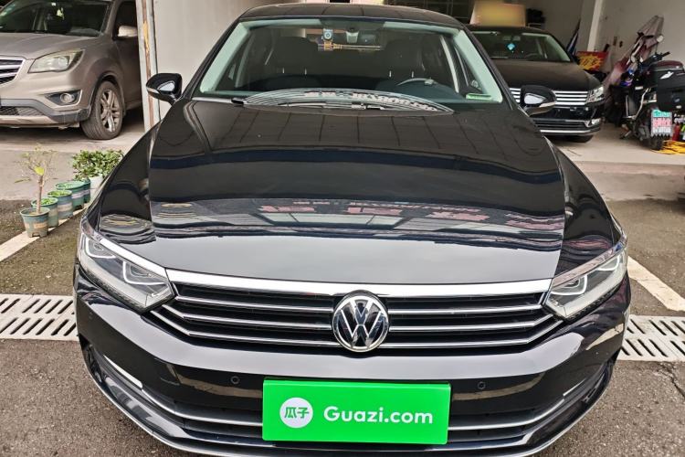 Used Volkswagen Magotan 2018 330TSI DSG Luxury Model Front