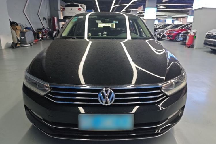 Used Volkswagen Magotan 2018 Facelift 330TSI DSG Luxury Model Front