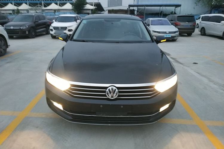 Used Volkswagen Magotan 2018 330TSI DSG Advanced Model Front