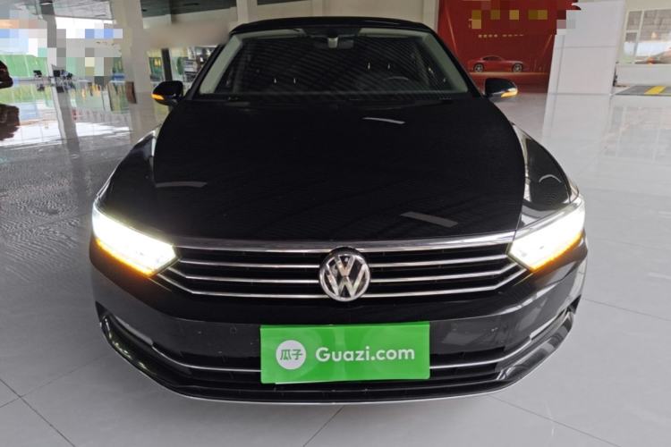 Used Volkswagen Magotan 2018 330TSI DSG Luxury Model Front