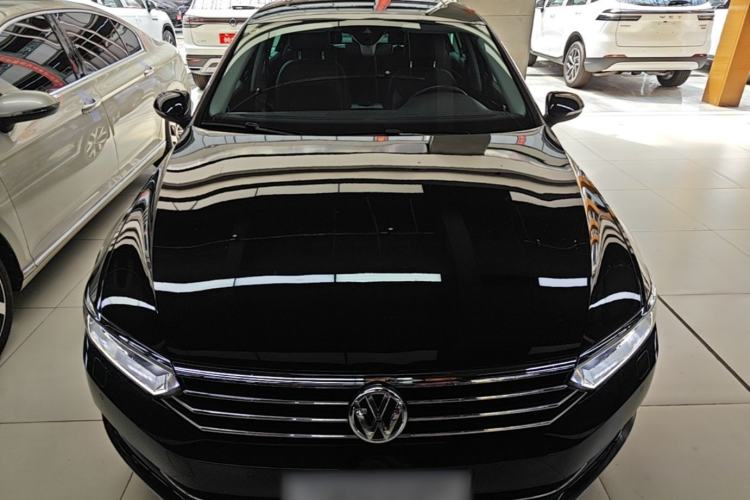Used Volkswagen Magotan 2018 330TSI DSG Luxury Model Front