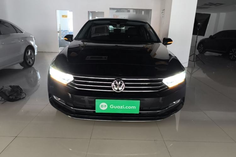 Used Volkswagen Magotan 2018 Facelift 330TSI DSG Luxury Model Front