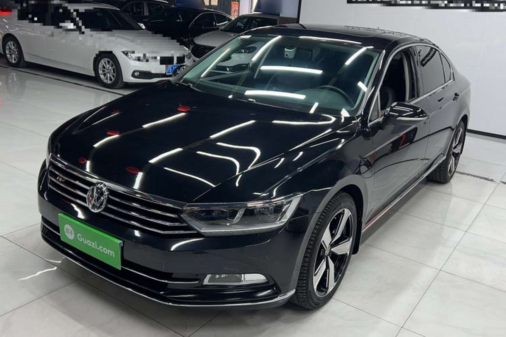 Used Volkswagen Magotan 2018 330TSI DSG Luxury Model Front Left 45 Deg
