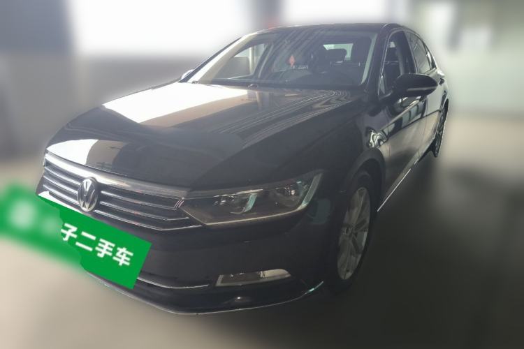 Used Volkswagen Magotan 2018 Facelift 330TSI DSG Luxury Model Front Left 45 Deg