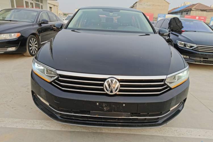 Used Volkswagen Magotan 2018 330TSI DSG Luxury Model Front
