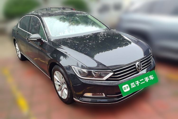 Used Volkswagen Magotan 2018 330TSI DSG Advanced Model Front Right 45 Deg