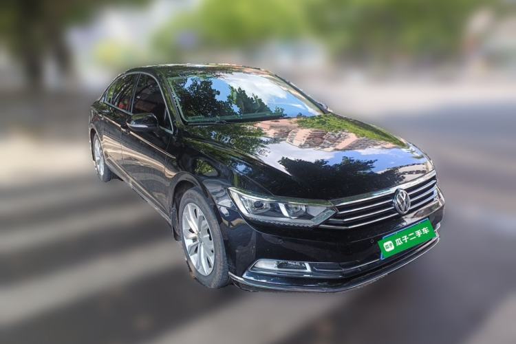 Used Volkswagen Magotan 2018 Facelift 330TSI DSG Luxury Model Front Right 45 Deg