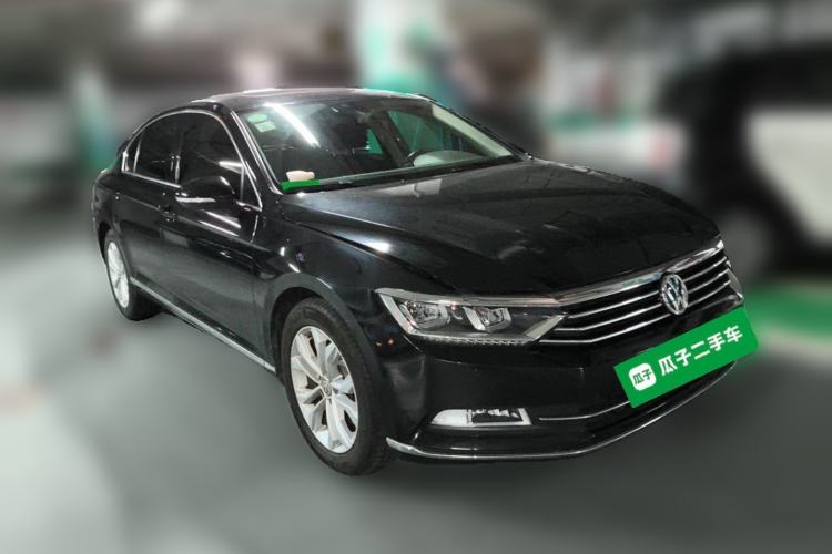 Used Volkswagen Magotan 2018 330TSI DSG Luxury Model Front Right 45 Deg