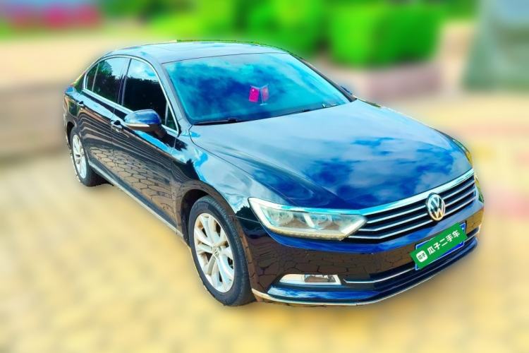 Used Volkswagen Magotan 2018 330TSI DSG Luxury Model Front Right 45 Deg