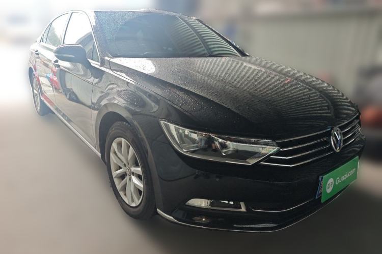 Used Volkswagen Magotan 2018 280TSI DSG Comfort Model Front Right 45 Deg