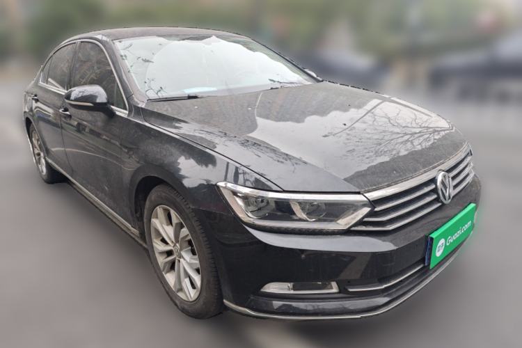 Used Volkswagen Magotan 2018 330TSI DSG Luxury Model Front Right 45 Deg